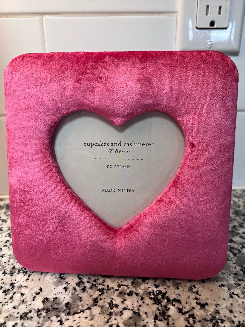 🧁 cupcakes & cashmere Hot Pink Velvet Heart Photo Frame 🧁 NWOT